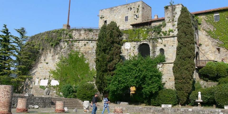 Замок Сан-Джусто