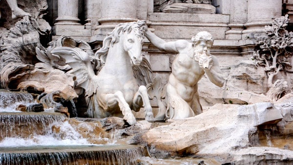 скульптуры фонтана Треви лошади боги