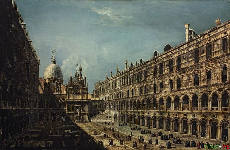 Дворец Дожей на площади Сан Марко в Венеции