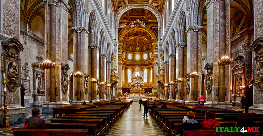 Собор святого Януария в Неаполе
