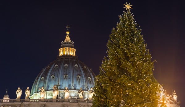 Новый год Рим елка в Ватикане