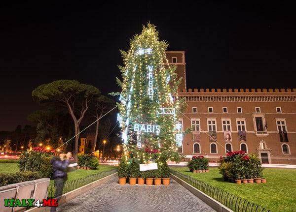 Новогодняя ёлка на площади Венеции в Риме