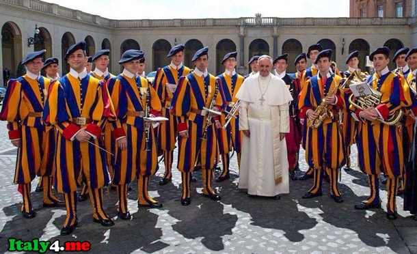 швейцарская гвардия и папа римский