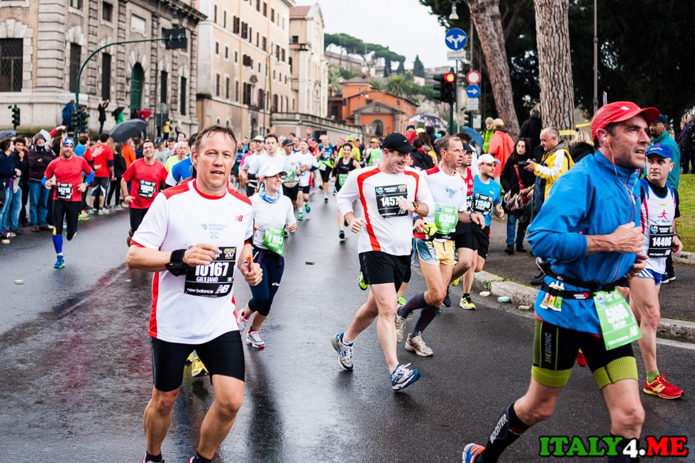 участники римского марафона 2014