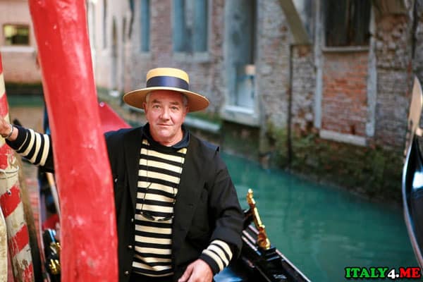Гондольер в Венеции