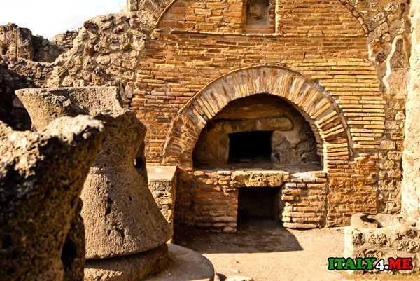 город Помпеи руины