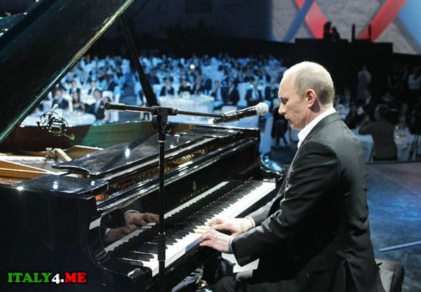 Владимир Путин в Италии на благотворительном вечере