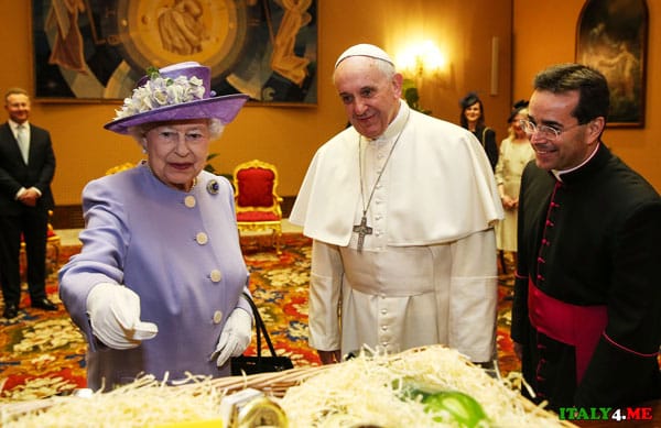 Королева Елизавета и папа римский в Ватикане