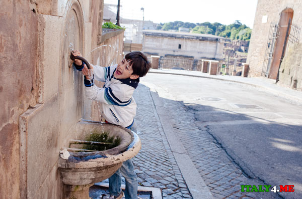 питьевой фонтанчик в Риме