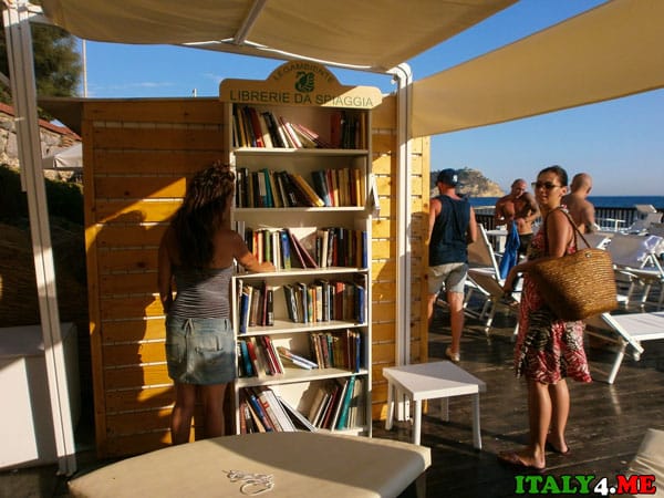 пляж библиотека Италия