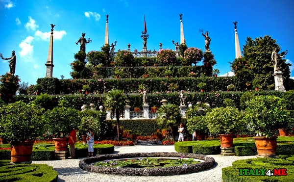 baroque garden in italy