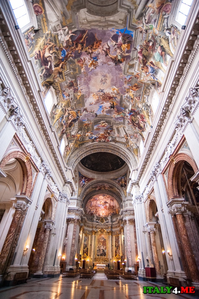 потолок с 3D фресками церковь Сант-Иньяцио