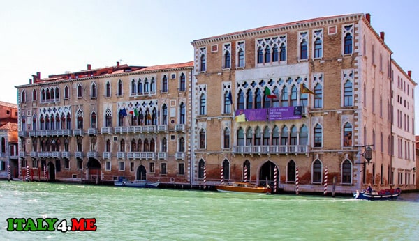 Палаццо Фоскари (Palazzo Foscari) в Венеции