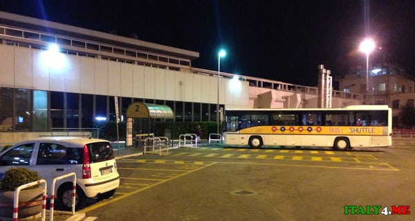 Стоянка автобусов в аэропорту Чампино