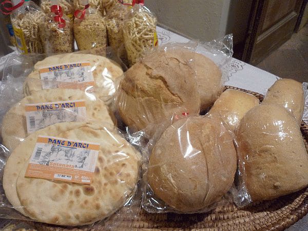Кухня Сардинии - Спагетти и хлеб