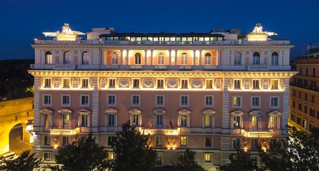 Отель 4 звезды Rome Marriott Grand Hotel Flora на улице Via Veneto