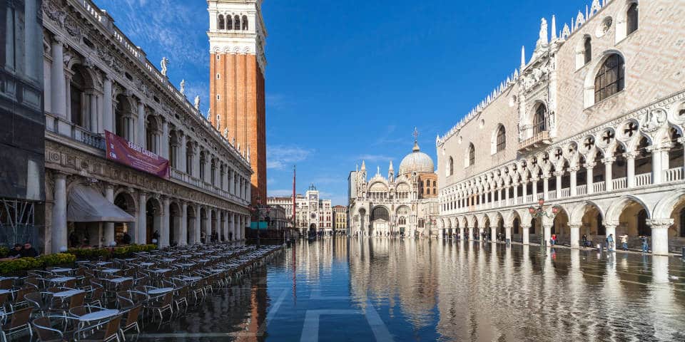 Вода на площади Сан Марко в Венеции