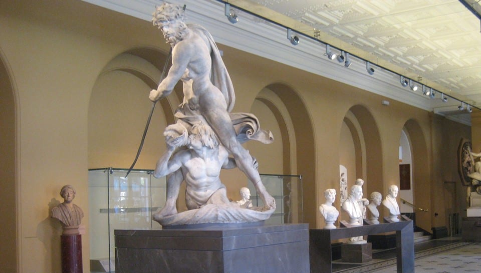 Нептун и Тритон скульптура Бернини