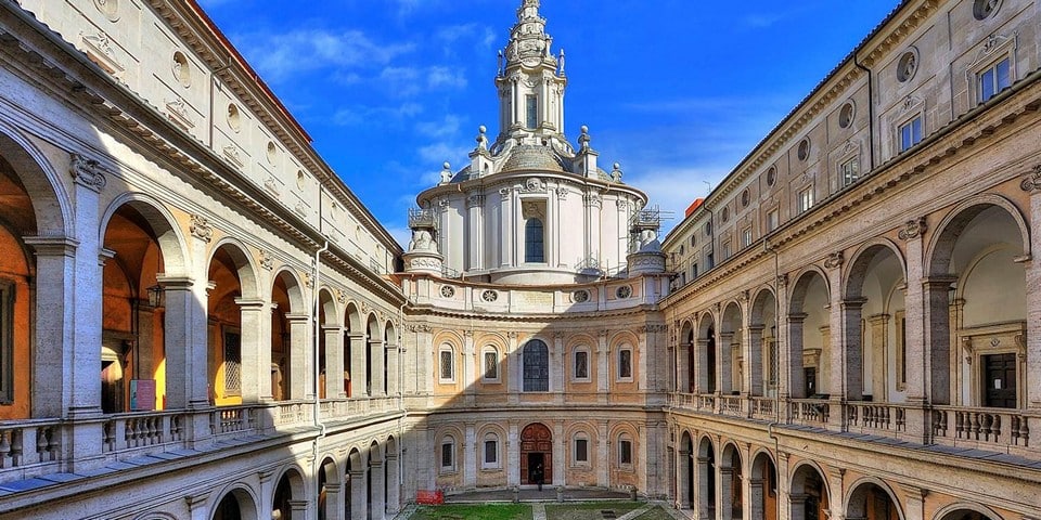 Церковь Сант Иво алла Сапиенца в Риме