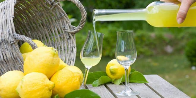 Лимонный алкогольный напиток