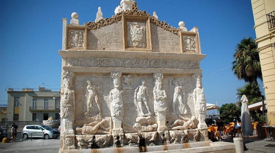 Греческий фонтан