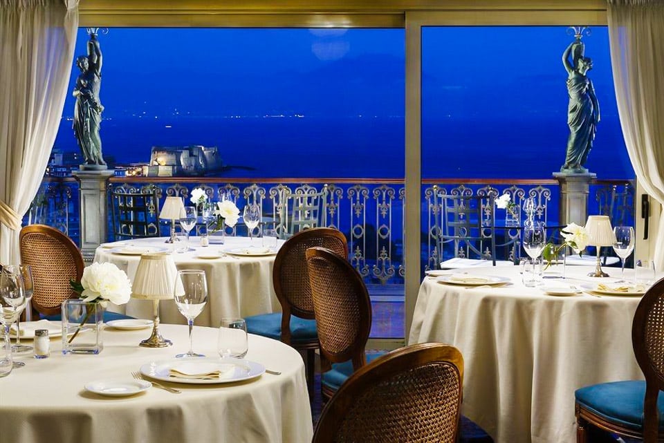 Отели в центре Неаполя на берегу моря – как выбрать?