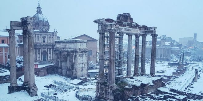 Снег в Риме