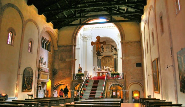 Церковь Распятия Господня в Болонье 