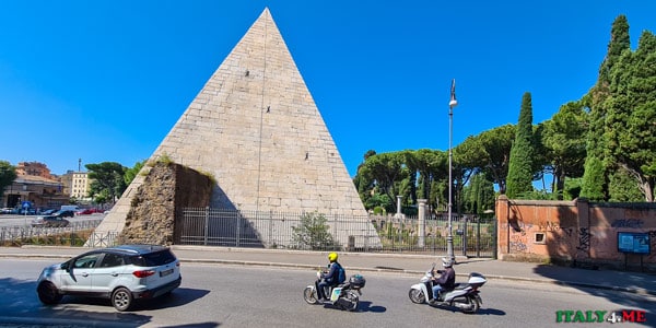 Пирамида Гая Цестия в Риме