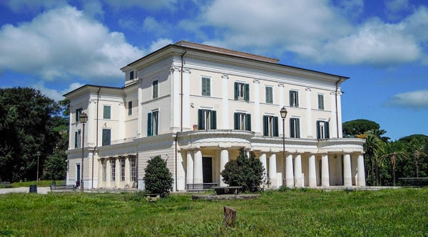 Княжеский дом Casino Nobile на вилла Торлония в Риме