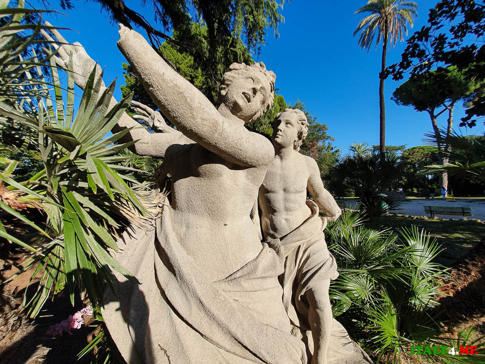 скульптура Аполлон и Дафна в парке вилла Шарра Рим