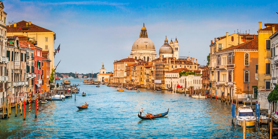 Как можно поехать в италию сейчас love is not tourism