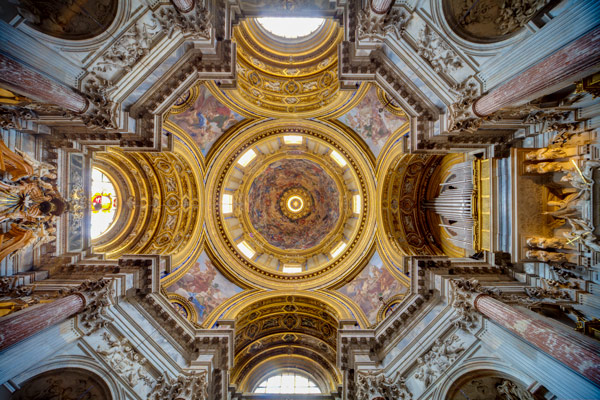 Купол фрески базилика Сант-Аньезе-ин-Агоне в Риме