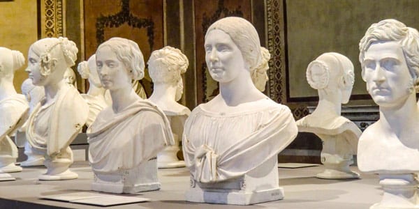 Выставка скульптур в музее Рима палаццо Браски