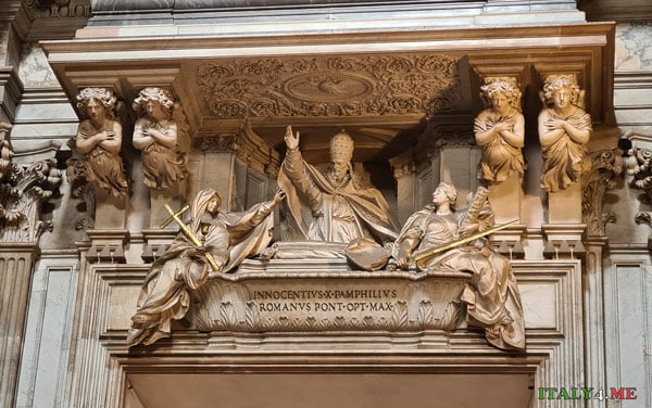Гробница папы Римского Иннокентия Памфили