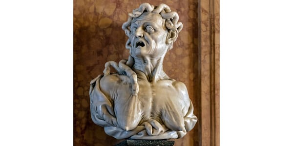 Скульптура «Зависть» Ле Курт в палаццо Ка-Реццонико Венеция