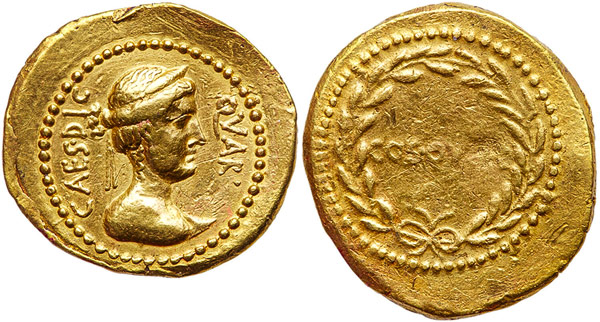 золотой ауреус монета Юлия Цезаря с лавровым венком на реверсе