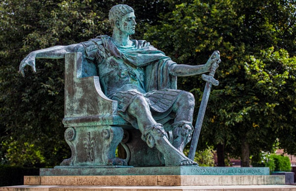 Статуя императора Константина в Йорке